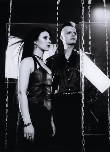 http://www.metallibrary.ru/bands/discographies/images/lacrimosa/photos/lacrimosa_01.jpg