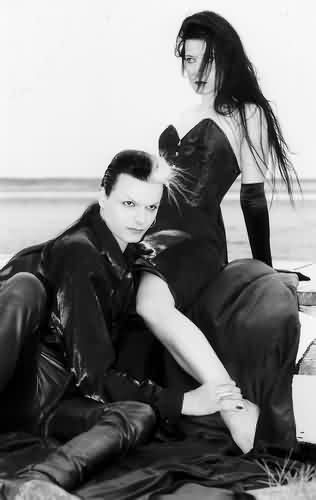 http://www.metallibrary.ru/bands/discographies/images/lacrimosa/photos/lacrimosa_02.jpg